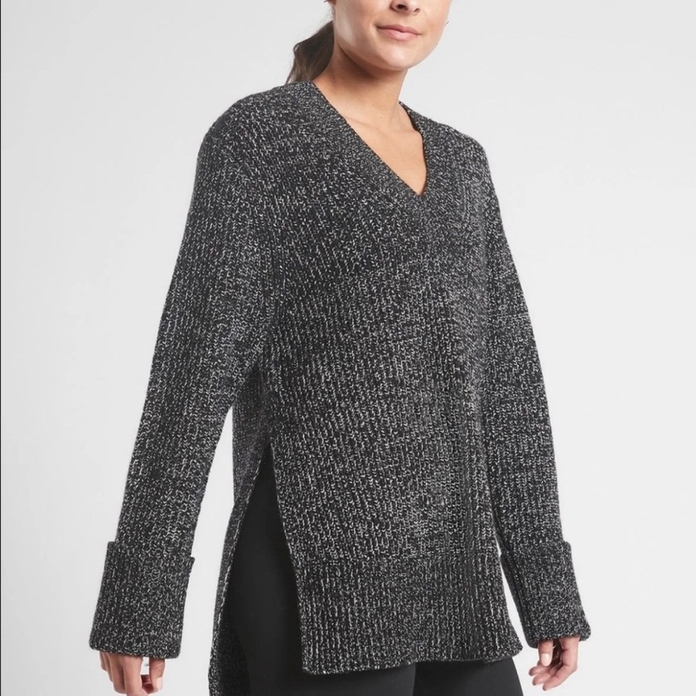Athleta Shasta V-Neck Black Chunky Knit‎ Sweater Wool Blend
